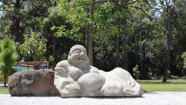 Hotei Figura Giapponese Che Simboleggia Ricchezza Possiede Proprietà Magiche Natura — Video Stock