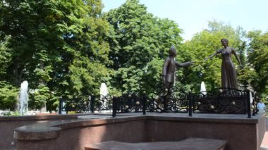 Lviv 'de çekim. Aşıkların anıtı. Lviv, Ukrayna.