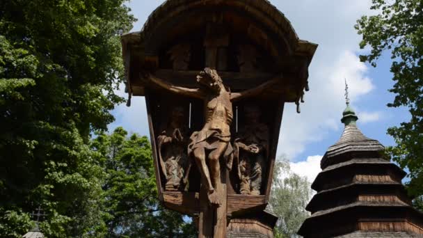 Jesucristo Una Cruz Una Antigua Iglesia Ortodoxa Madera Mudó Pueblo — Vídeos de Stock