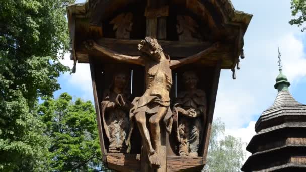 Jesucristo Una Cruz Una Antigua Iglesia Ortodoxa Madera Mudó Pueblo — Vídeos de Stock