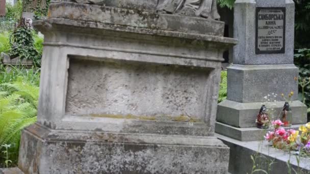 Antigua Tumba Lviv Ucrania Lychakovsky Cementerio Histórico Memorial Finca Desde — Vídeos de Stock