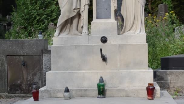 Ángeles Sobre Una Cruz Lviv Ucrania Lychakovsky Cementerio Histórico Memorial — Vídeo de stock