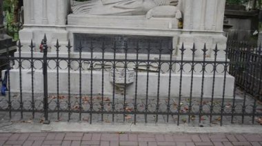 Ermeni Katolik Başpiskoposu Samuel Cyryl Stefanowicz Antik Lychak anıtı. Lviv, Ukrayna.