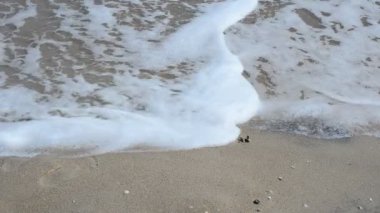Sonsuza dek yazıtlar. Sonsuza dek kumda yazılı.