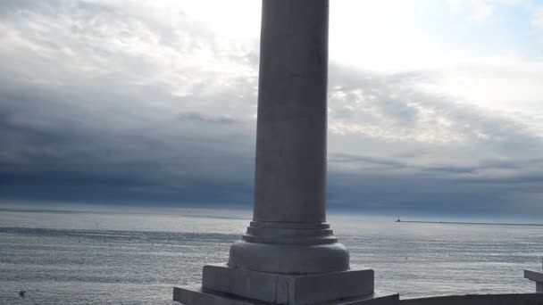 Schießen Auf Eine Laube Wolken Über Dem Meer — Stockvideo