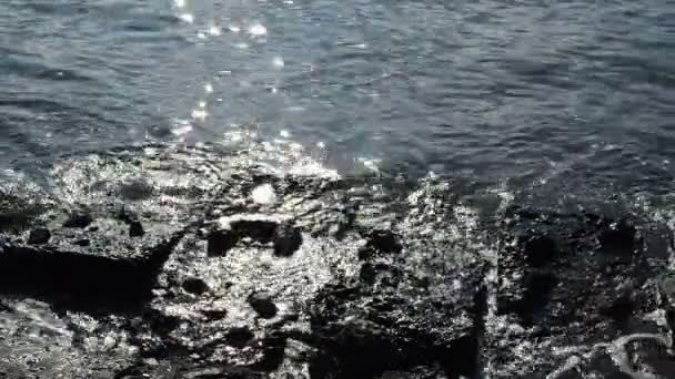 Sol Mar Pedras Ondas — Vídeo de Stock