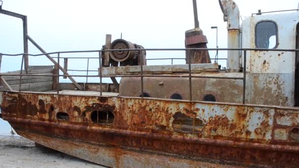Barco Pesca Oxidado Tierra Disparos Invierno — Vídeo de stock