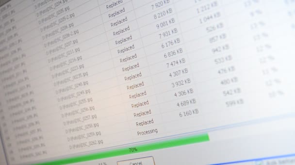 Dosyaların Kodlanması Bir Bilgisayar Ekranındaki Dosyanın Kodlama Süreci — Stok video