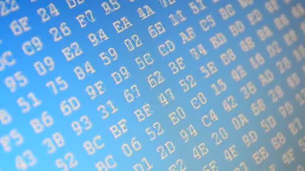 バイナリコードの撮影 青い背景のコード 画面上の16進プログラムコード バイナリコード番号を移動するアニメーション背景 — ストック動画