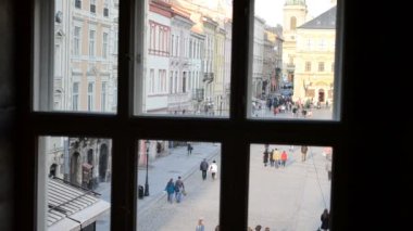 Restorandan ateş ediyorlar. Alan penceresi ve görünümü