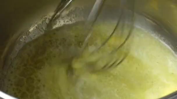 Zubereitung Der Sauce Bechamel — Stockvideo