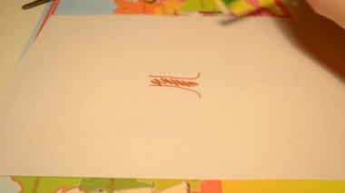 Sevimli çocuk çizimi. Çizimin sesi.