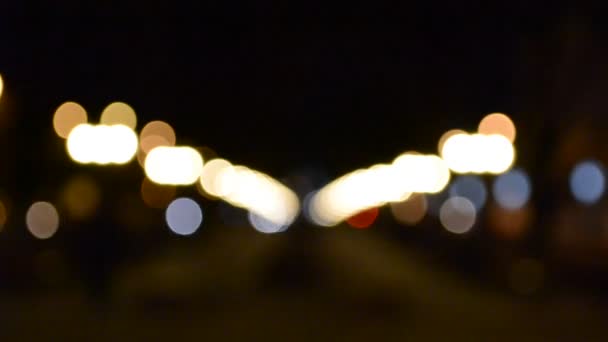 Uit Focus Lichten Van Een Straat Nachts — Stockvideo