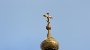 Gökyüzüne karşı geç