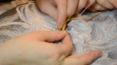 İpliklerden el işi bilekliği