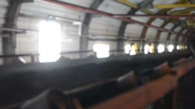 Kömür taşıyıcısı. Fabrikada ateş edildi..