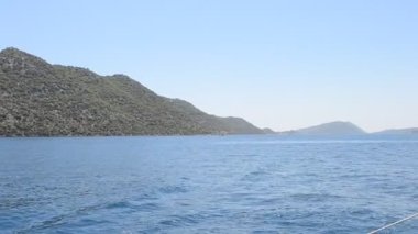 Denizdeki gemi.