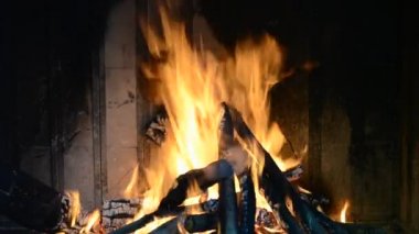 Ateş ve yakacak odun..