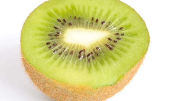 Cut Kiwi Fehér Alapon — Stock videók