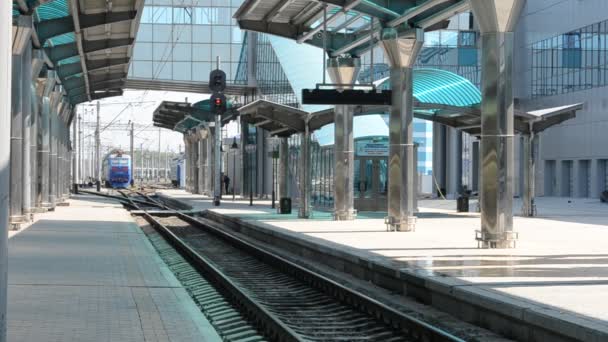 Train Fait Face Feu Circulation Entrée Gare — Video