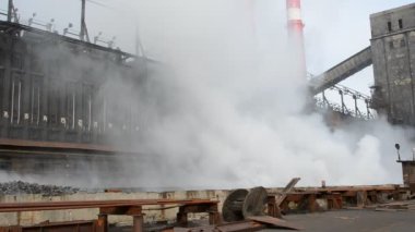 Dumanlı endüstriyel fabrika