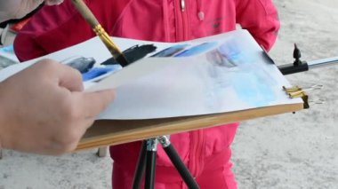 Su rengi, denizi çizeriz.