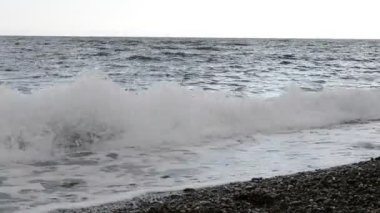 Deniz, çakıl taşı. Akşamları çekim..