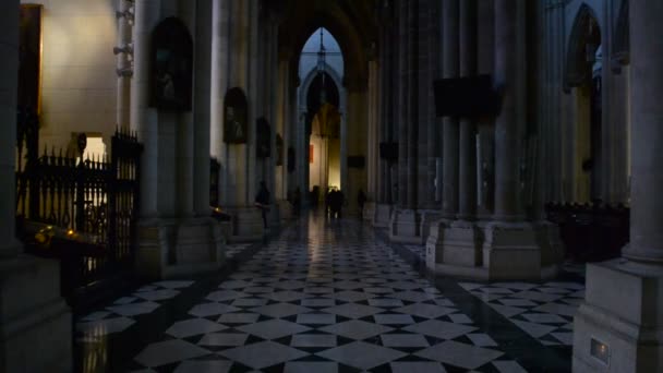 Santa Maria Real Almudena Madrid Spagna Bellissimo Interno Neogotico Santa — Video Stock