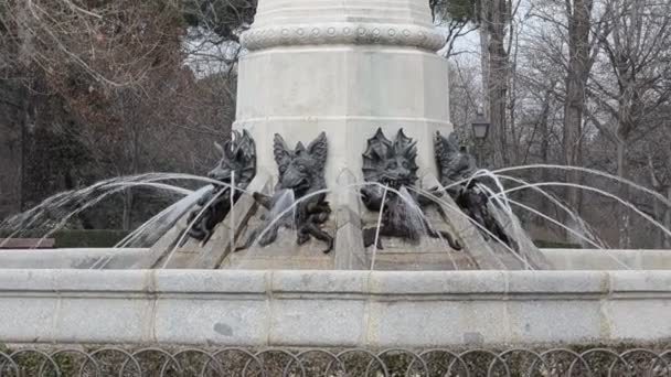 Madrid Hoofdstad Van Spanje Oud Monument Retiro Park Gevallen Engel — Stockvideo