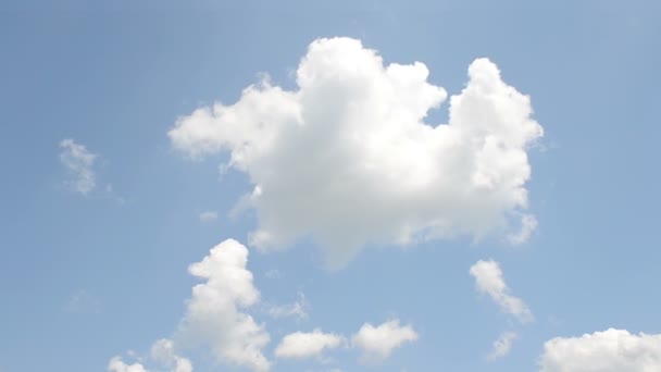 Blauer Himmel Mit Wolken — Stockvideo