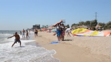 Para güneşli bir günde yelken açıyor