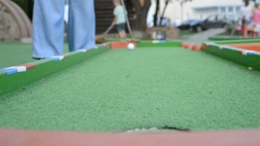 Golf mü? Ağır çekim... Yazın çekim..