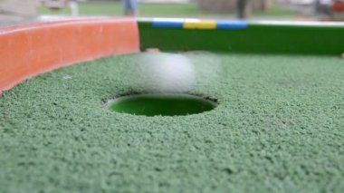 Golf mü? Ağır çekim... Yazın çekim..