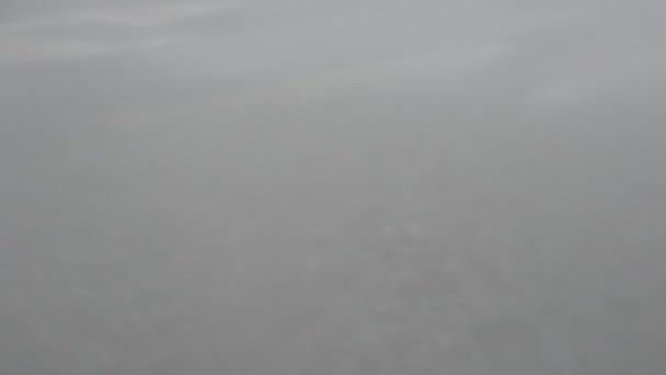 gouttes de pluie sur le pare-brise