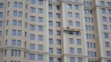 Binanın vurulması. Yeni yapı.