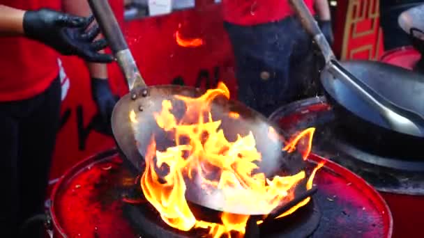 Asya Mutfağı Tavada Yemek Pişirmek Yavaş Çekim — Stok video