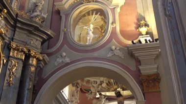 Katolik Katedrali 'nin vurulması. Lviv, Ukrayna.