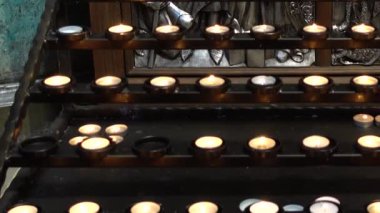 Katolik Katedrali 'nin vurulması. Lviv, Ukrayna.