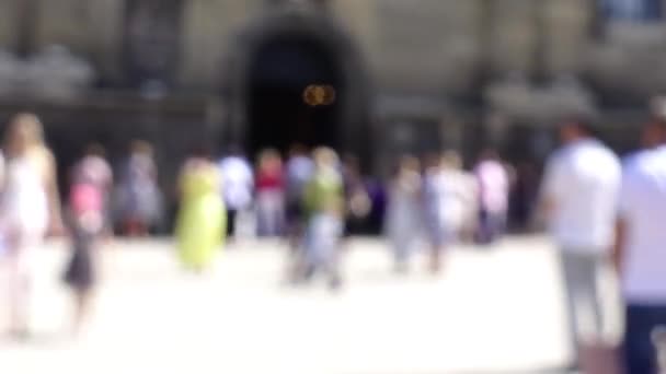 Katolik Katedrali Nin Yakınındaki Insanlar Zaman Aşımı Çekimi Lviv Ukrayna — Stok video
