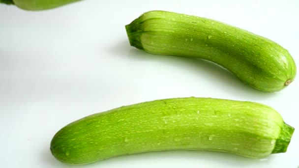 Zucchine Spruzzi Acqua Movimento Lento — Video Stock