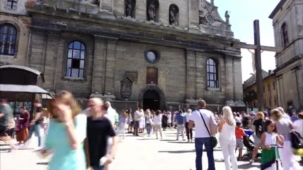 Lviv Ukraine August 2018 Unknown People Catholic Cathedral Time Lapse — стокове відео