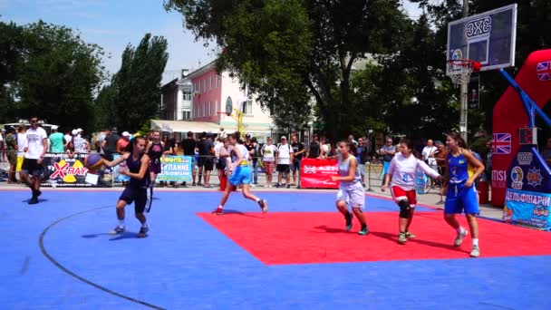 Ucrania Berdyansk Julio 2019 Concursos Públicos Streetball Movimiento Lento — Vídeo de stock