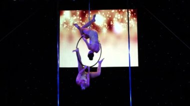 BERDYANSK, UKRAINE - Haziran 09, 2018: Ukrayna Şampiyonası katılımcılarının kutup dansı performansı 