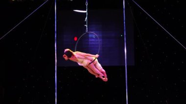 BERDYANSK, UKRAINE - Haziran 09, 2018: Ukrayna Şampiyonası katılımcılarının kutup dansı performansı 