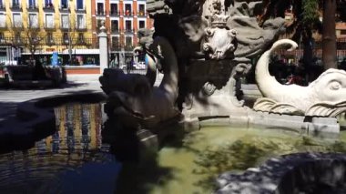 MADRID, İspanya - 26 Mart 2018 Madrid Tarih Müzesi. Şanlı çeşme.