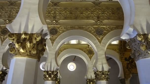 Toledo Espanha Março 2018 Interior Uma Sinagoga Santa Maria Blanca — Vídeo de Stock