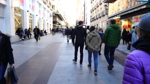 Madri Span Mart 2018 Madrid Sokaklarında Tanınmayan Insanlar Fuencarral Caddesi — Stok video