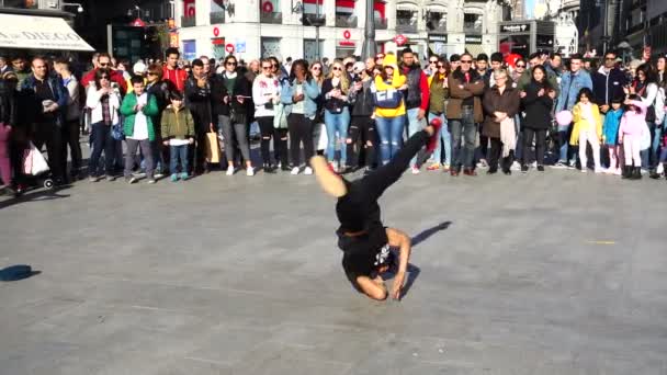 Madrid Spanje Maart 2018 Dansers Puerta Del Sol Square Onbekende — Stockvideo