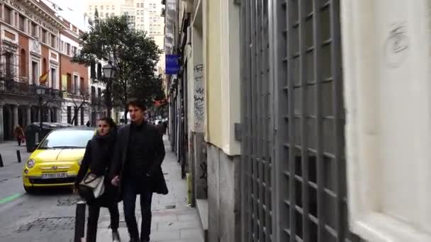 Madrid Španělsko Března 2018 Neznámí Lidé Ulicích Madridu Natáčení Pohybu — Stock video