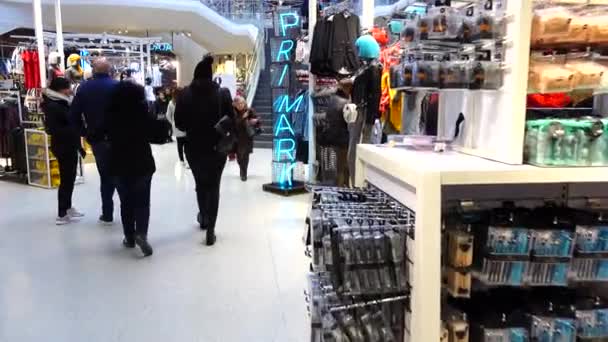 Madrid Span Mart 2018 Primark Gran Mağazasından Alıcılar Dükkan Manchester — Stok video